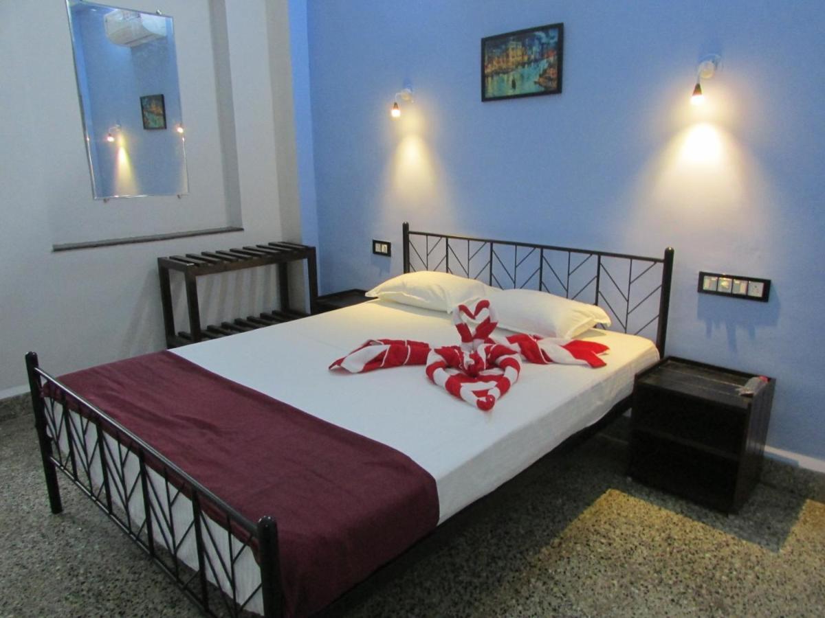 Sanrit Hotel GOA Kültér fotó
